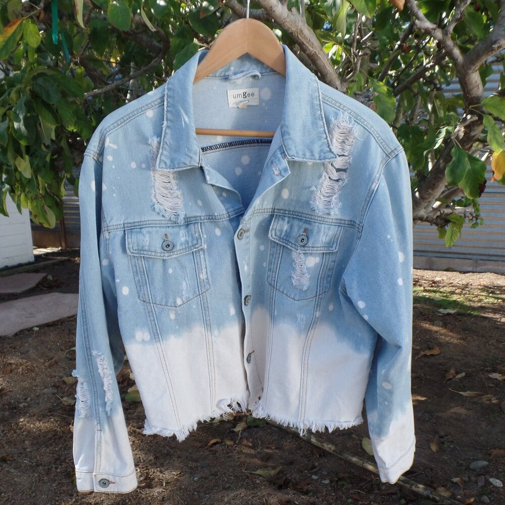 Umgee Denim Bleach Distressed Jean Jacket NWT LARGE - Picture 2 of 11